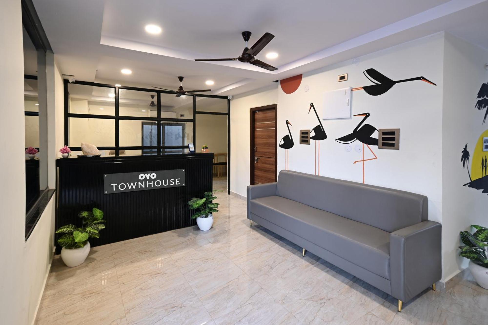 Super Townhouse De Alphabet Karmanghat 하이데라바드 외부 사진