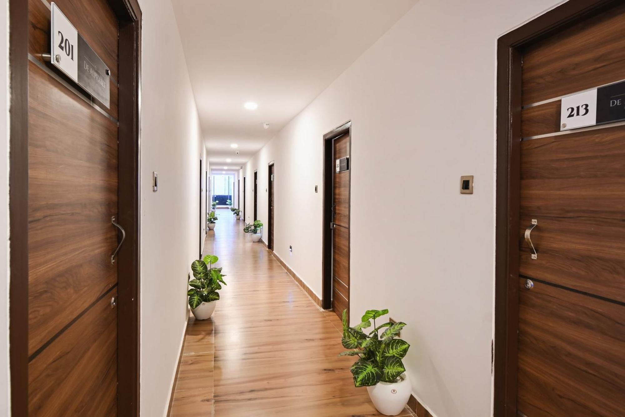 Super Townhouse De Alphabet Karmanghat 하이데라바드 외부 사진