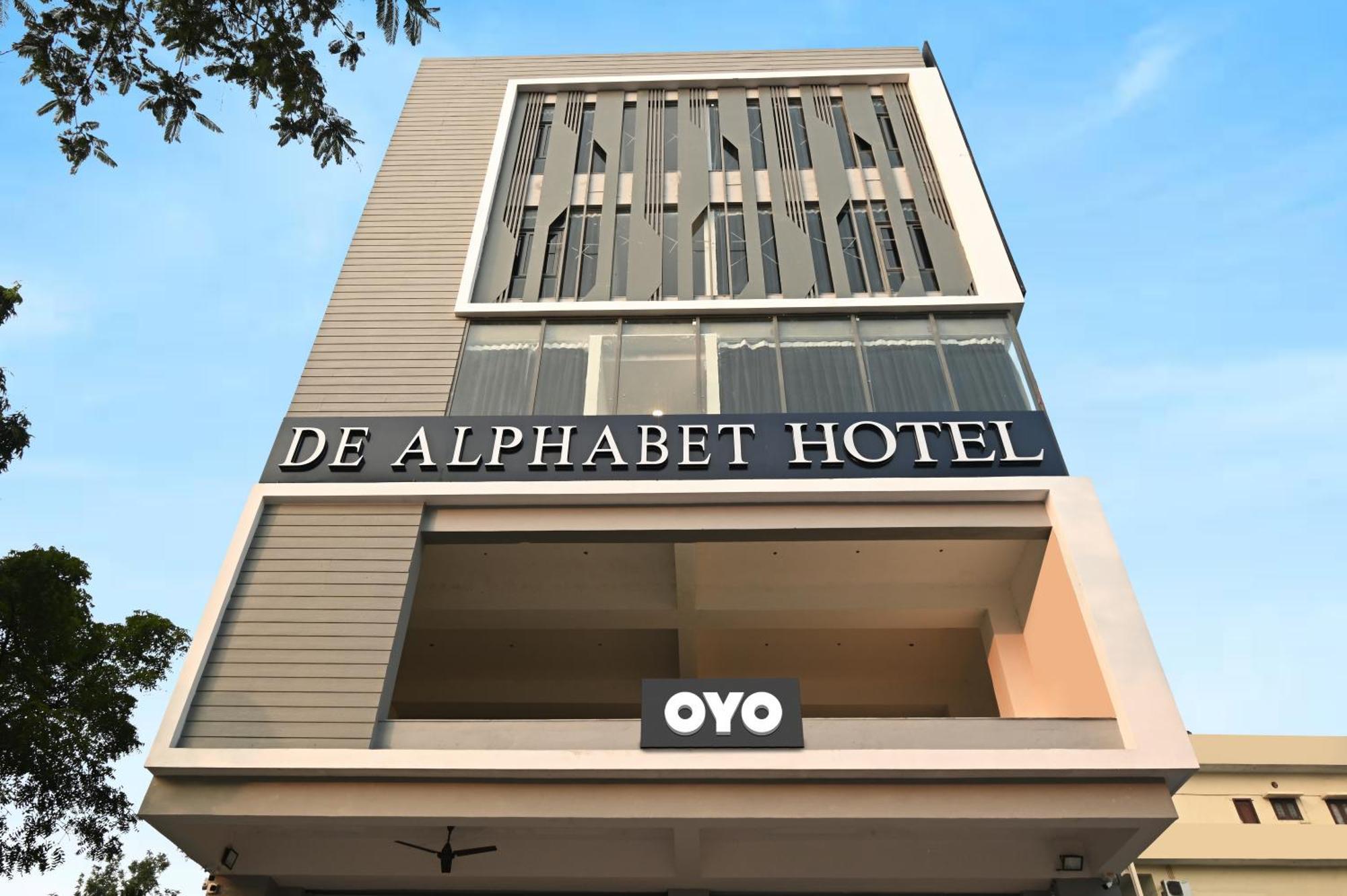 Super Townhouse De Alphabet Karmanghat 하이데라바드 외부 사진