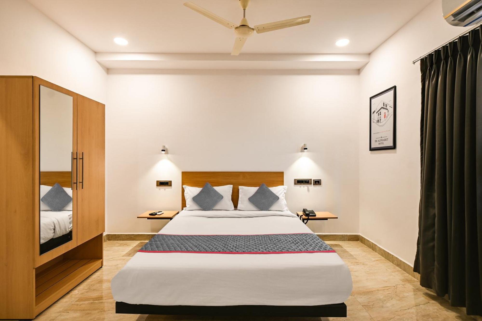 Super Townhouse De Alphabet Karmanghat 하이데라바드 외부 사진