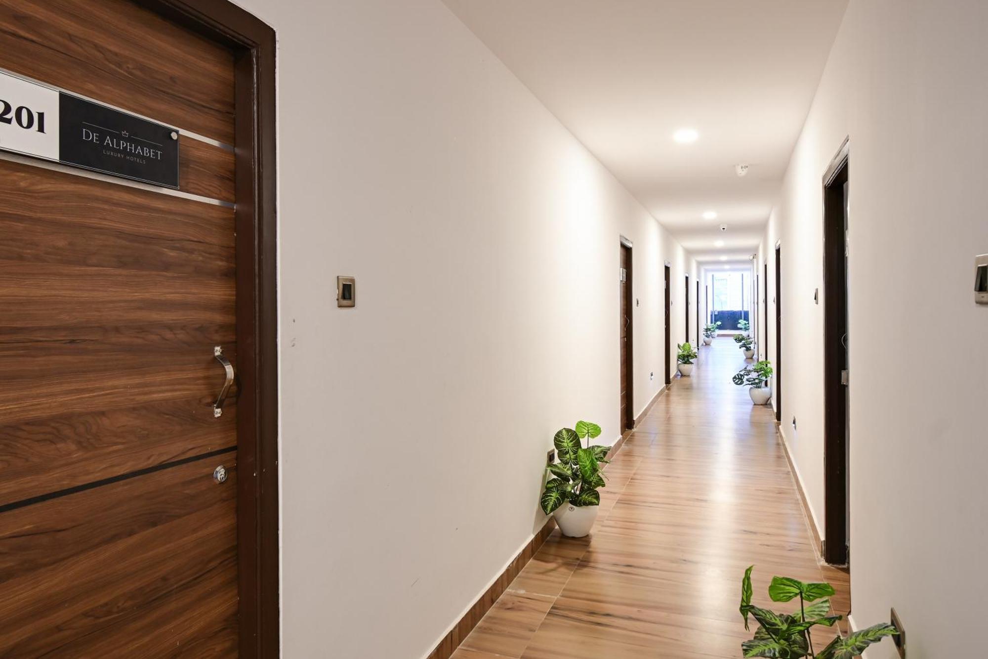 Super Townhouse De Alphabet Karmanghat 하이데라바드 외부 사진