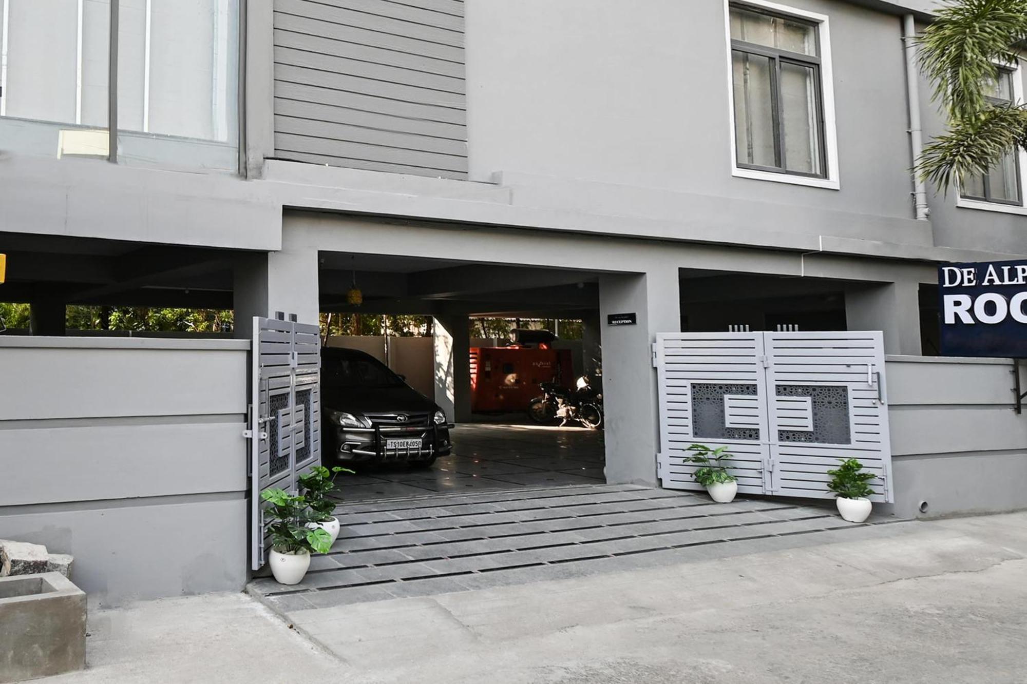 Super Townhouse De Alphabet Karmanghat 하이데라바드 외부 사진