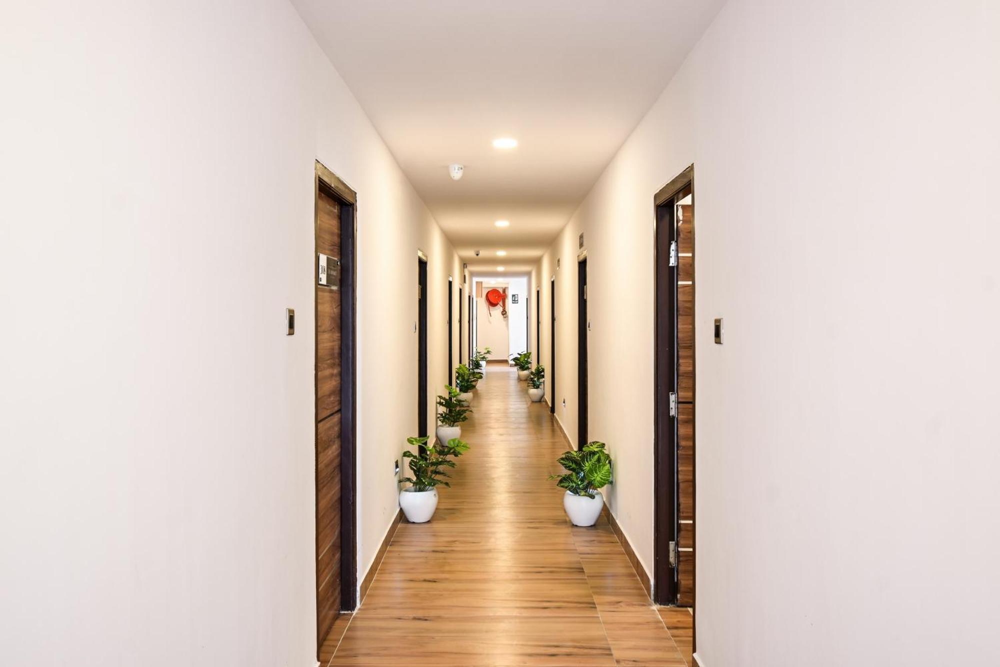 Super Townhouse De Alphabet Karmanghat 하이데라바드 외부 사진