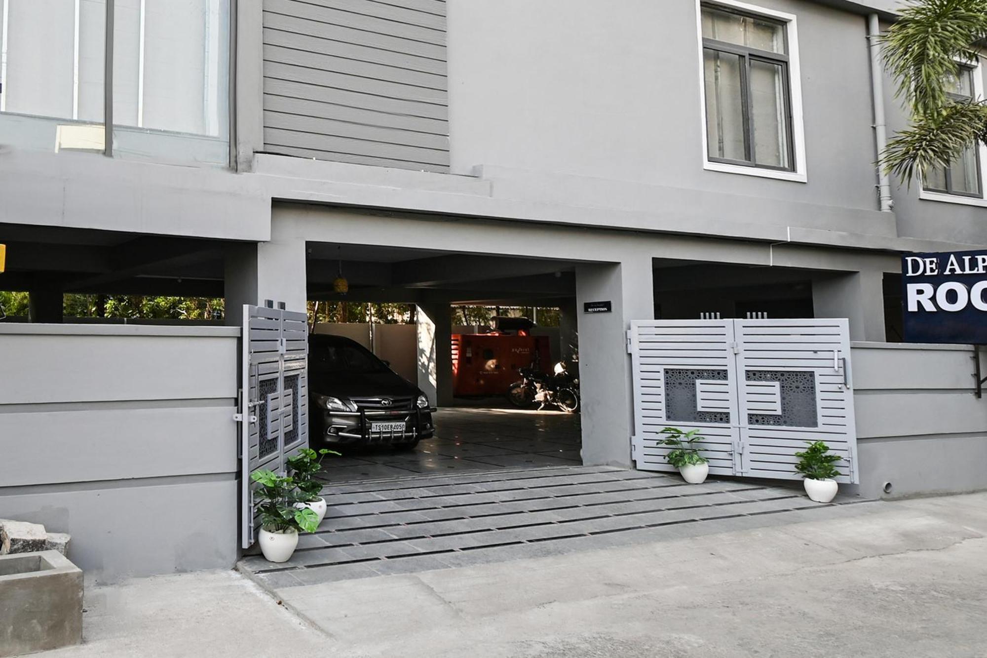Super Townhouse De Alphabet Karmanghat 하이데라바드 외부 사진